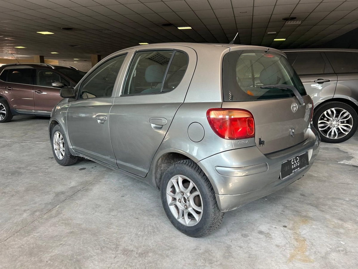 Toyota Yaris 16V cat 5 porte Expo Clima (2)