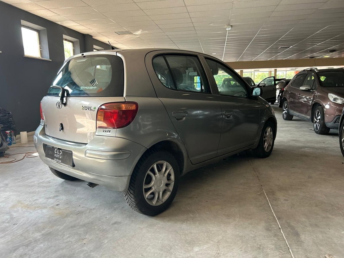 Toyota Yaris 16V cat 5 porte Expo Clima (4)