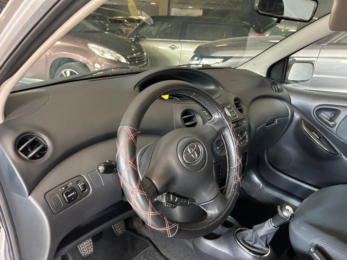 Toyota Yaris 16V cat 5 porte Expo Clima (5)