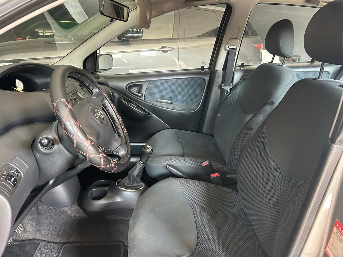 Toyota Yaris 16V cat 5 porte Expo Clima (6)