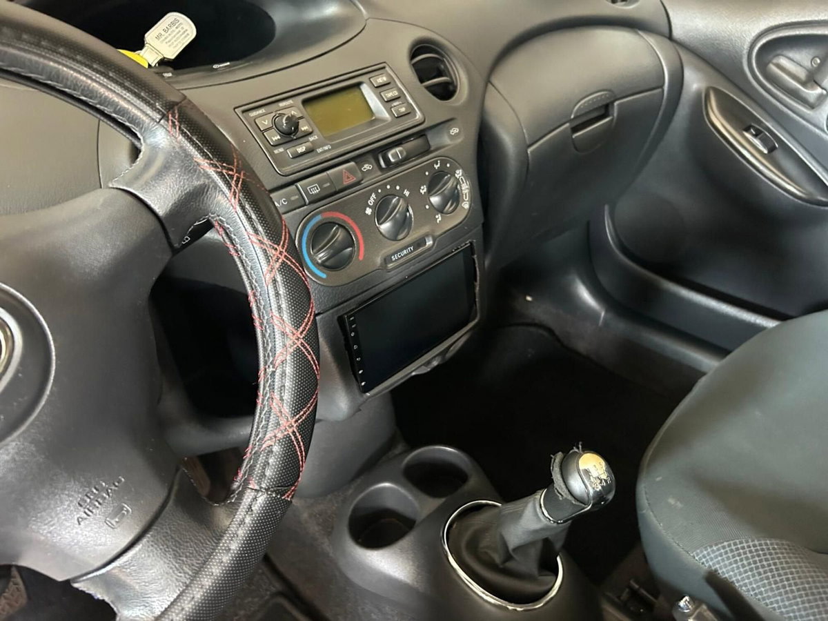 Toyota Yaris 16V cat 5 porte Expo Clima (9)
