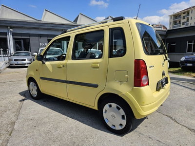 Opel Agila 1.0 12V Club (6)