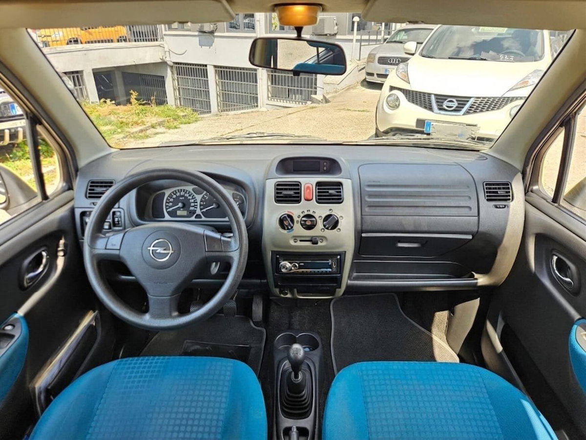 Opel Agila 1.0 12V Club (9)