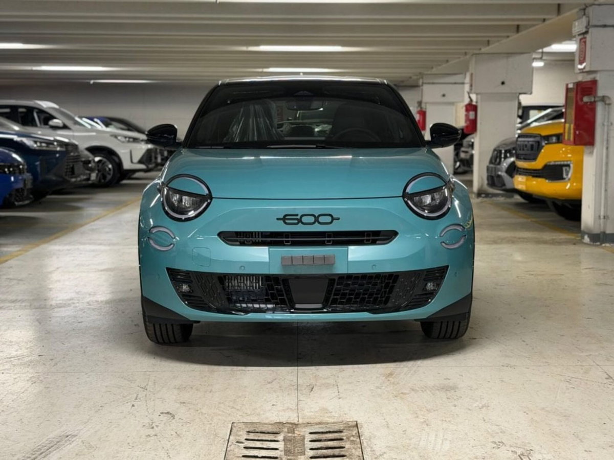 Fiat 600 1.2 hybrid Sport Edizione Milano Cortina 2026 145cv auto (2)
