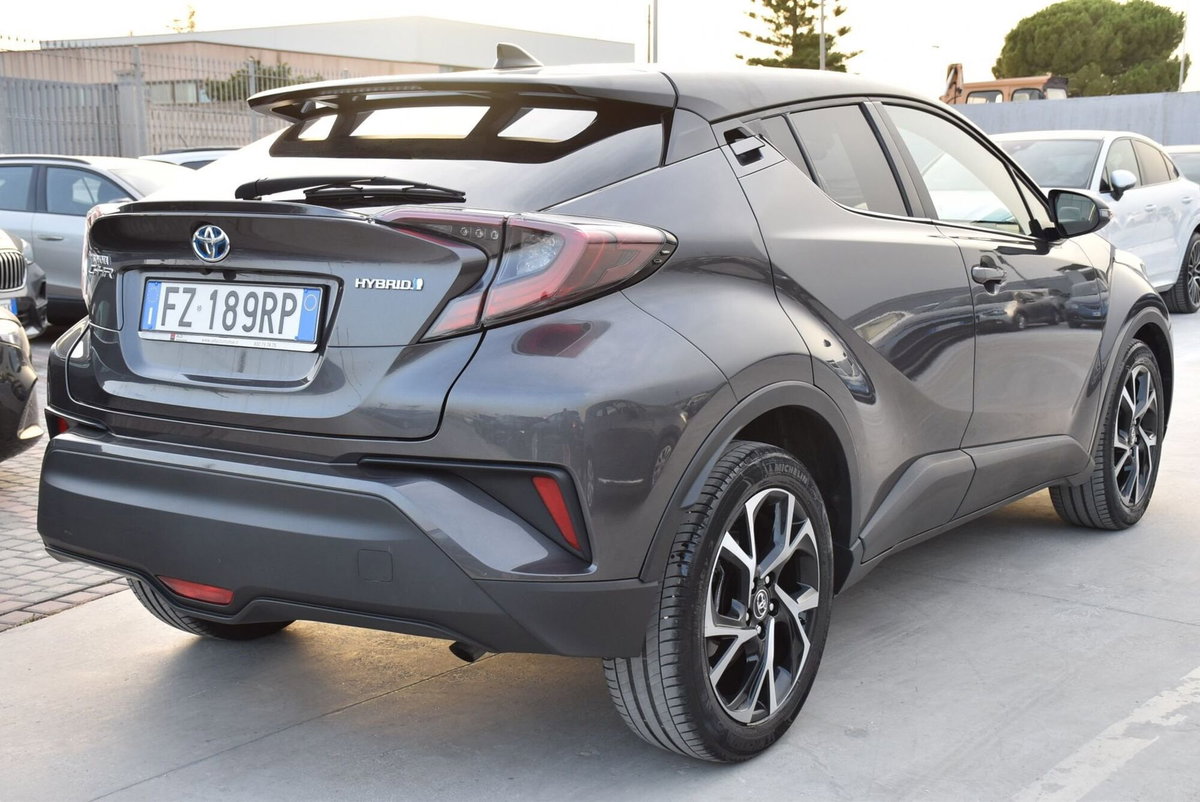 Toyota Toyota C-HR 1.8 Hybrid E-CVT Dynamic (4)