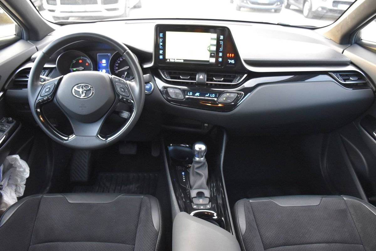 Toyota Toyota C-HR 1.8 Hybrid E-CVT Dynamic (7)