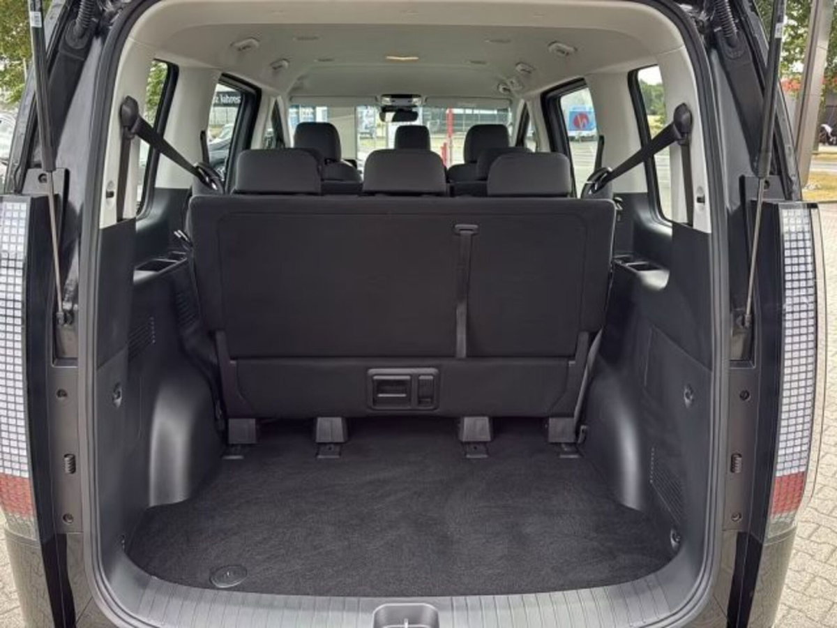 Hyundai Staria 1.6 hev 2wd auto (10)
