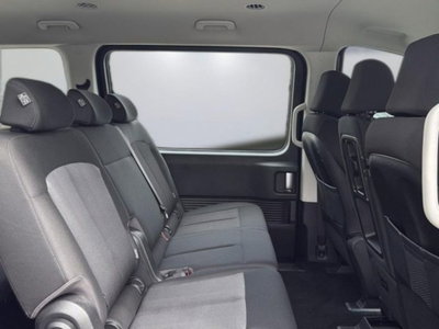 Hyundai Staria 1.6 hev 2wd auto (11)