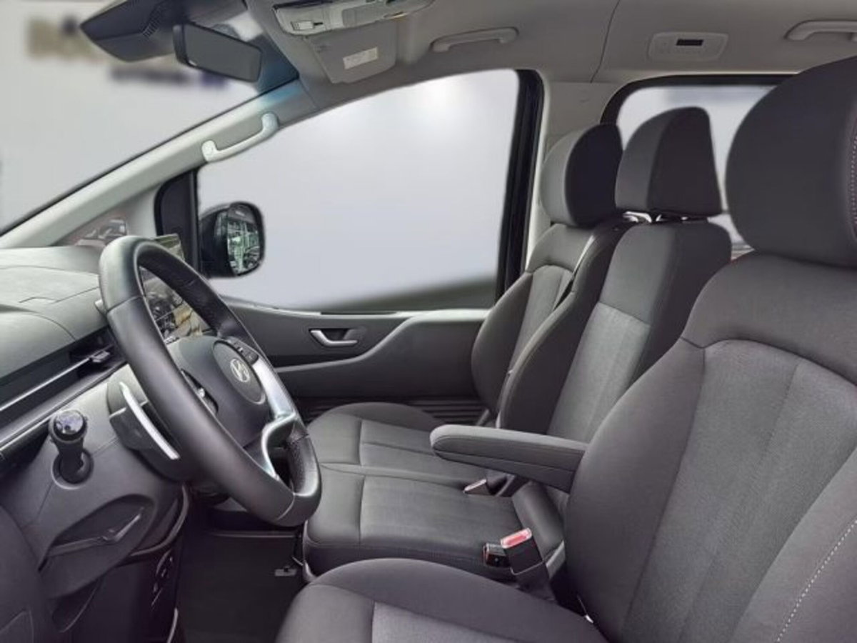 Hyundai Staria 1.6 hev 2wd auto (5)