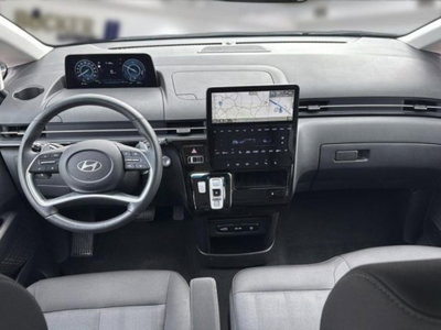 Hyundai Staria 1.6 hev 2wd auto (9)