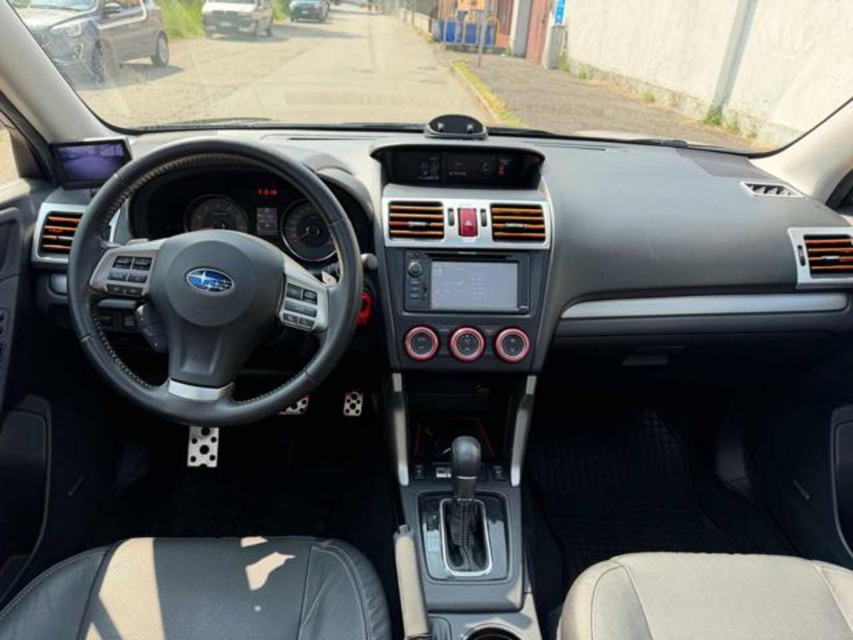 Subaru Forester 2.0i Lineartronic XT Navi (12)