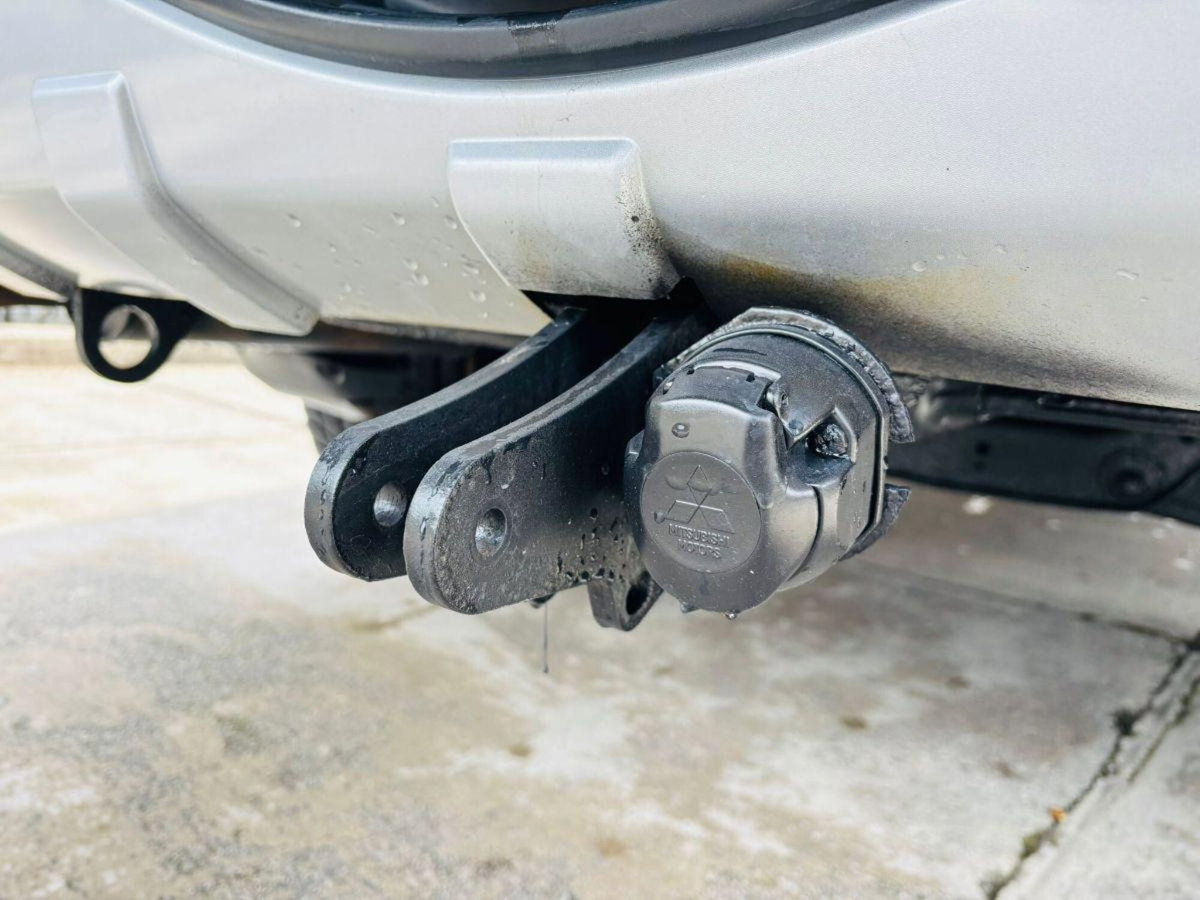 Mitsubishi Pajero 3.2 DI-D 16V aut. 5p. Instyle DPF (8)