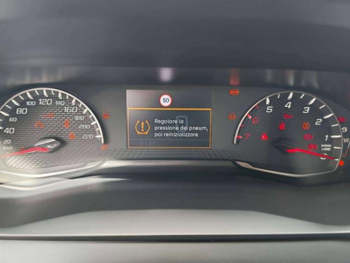 Peugeot 208 1.2 puretech Active s&s 100cv (10)