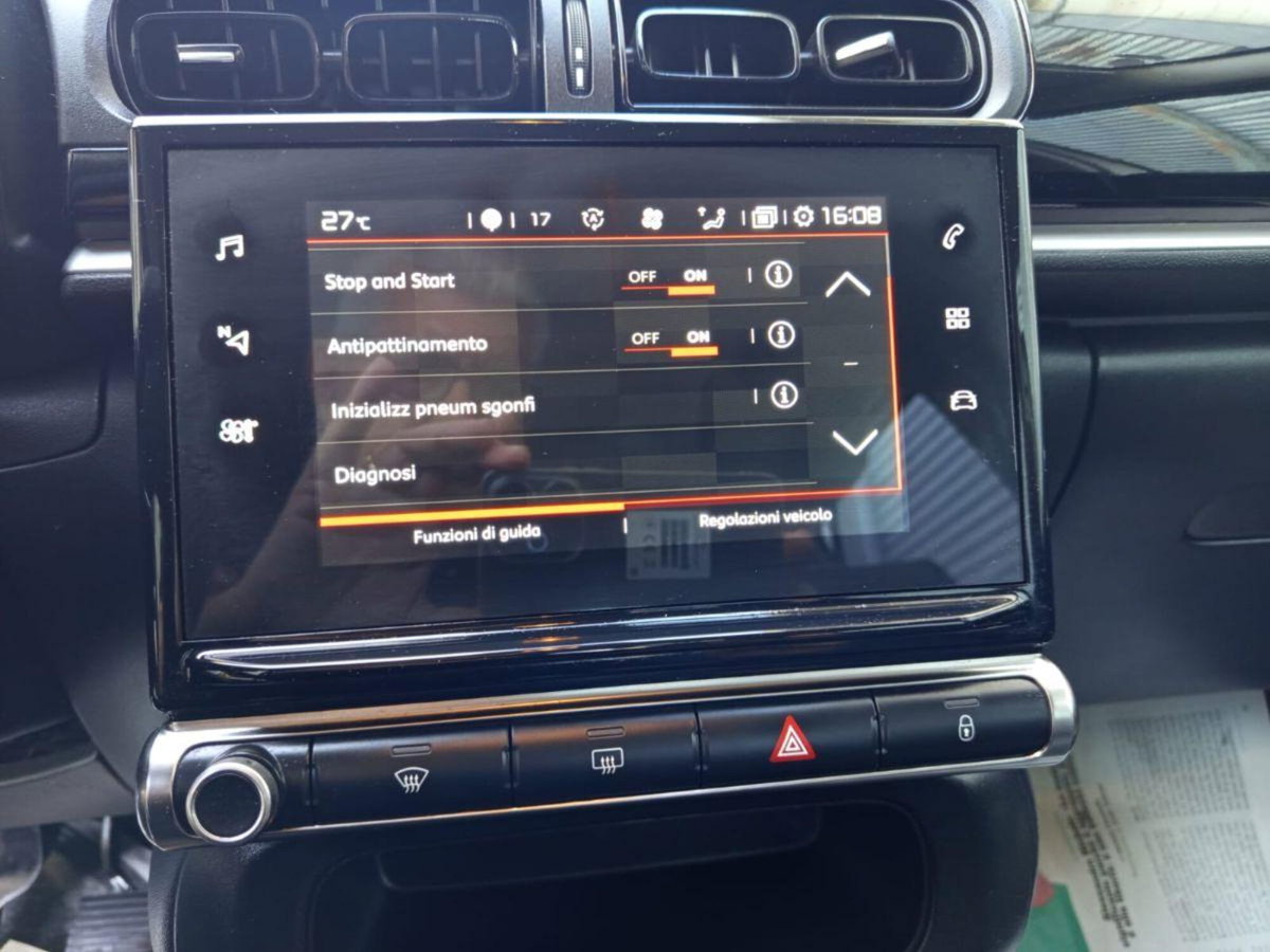 Citroen C3 BlueHDi 100 S&S Feel Pack (17)