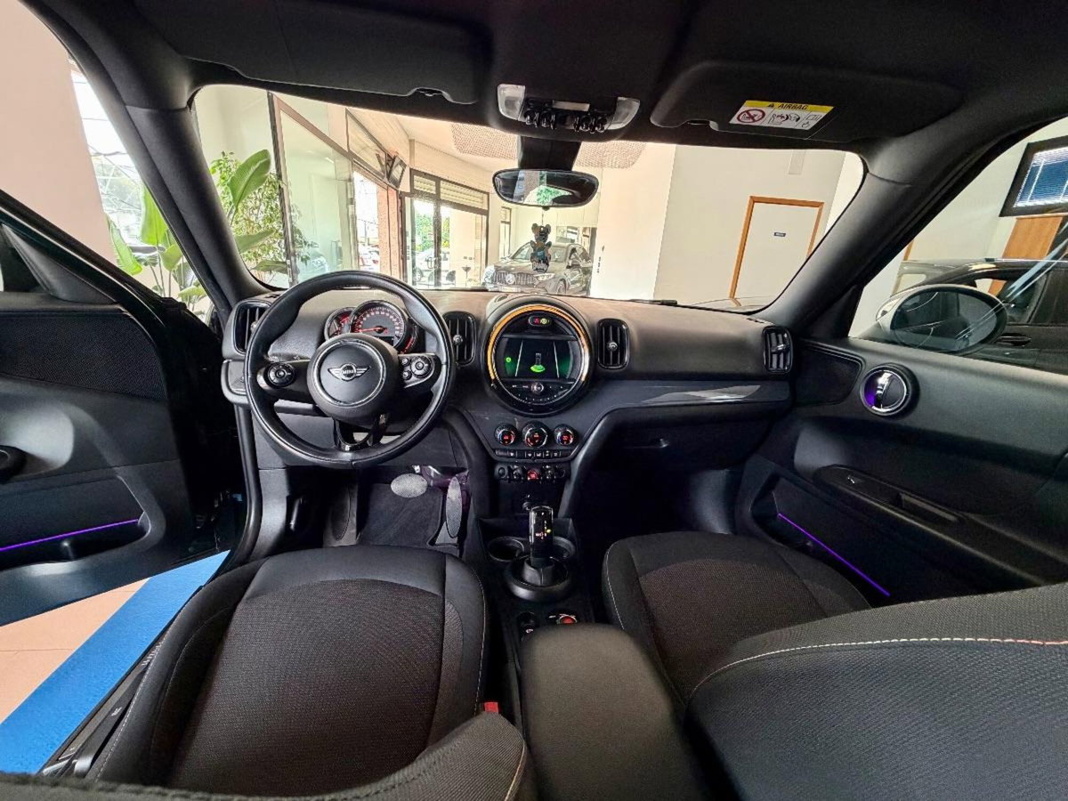 MINI Mini Countryman 2.0 Cooper D Hype Countryman (9)