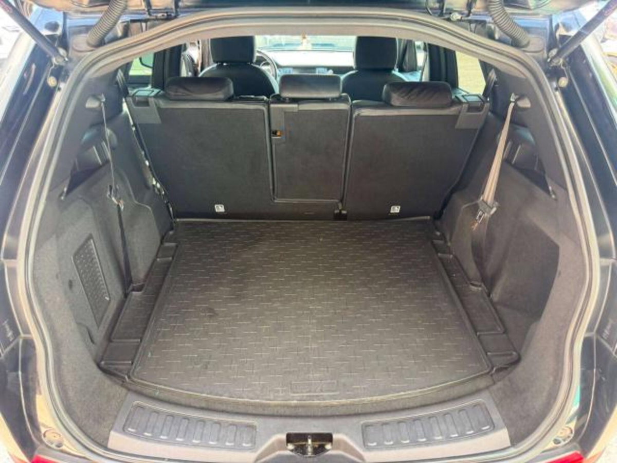 Land Rover Discovery Sport 2.0 TD4 150 CV HSE Luxury (12)
