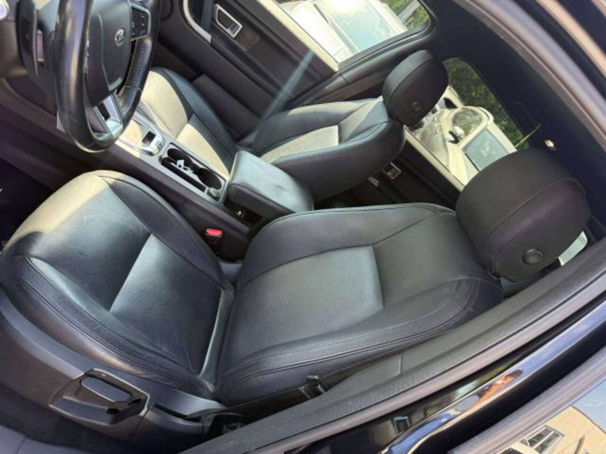 Land Rover Discovery Sport 2.0 TD4 150 CV HSE Luxury (7)