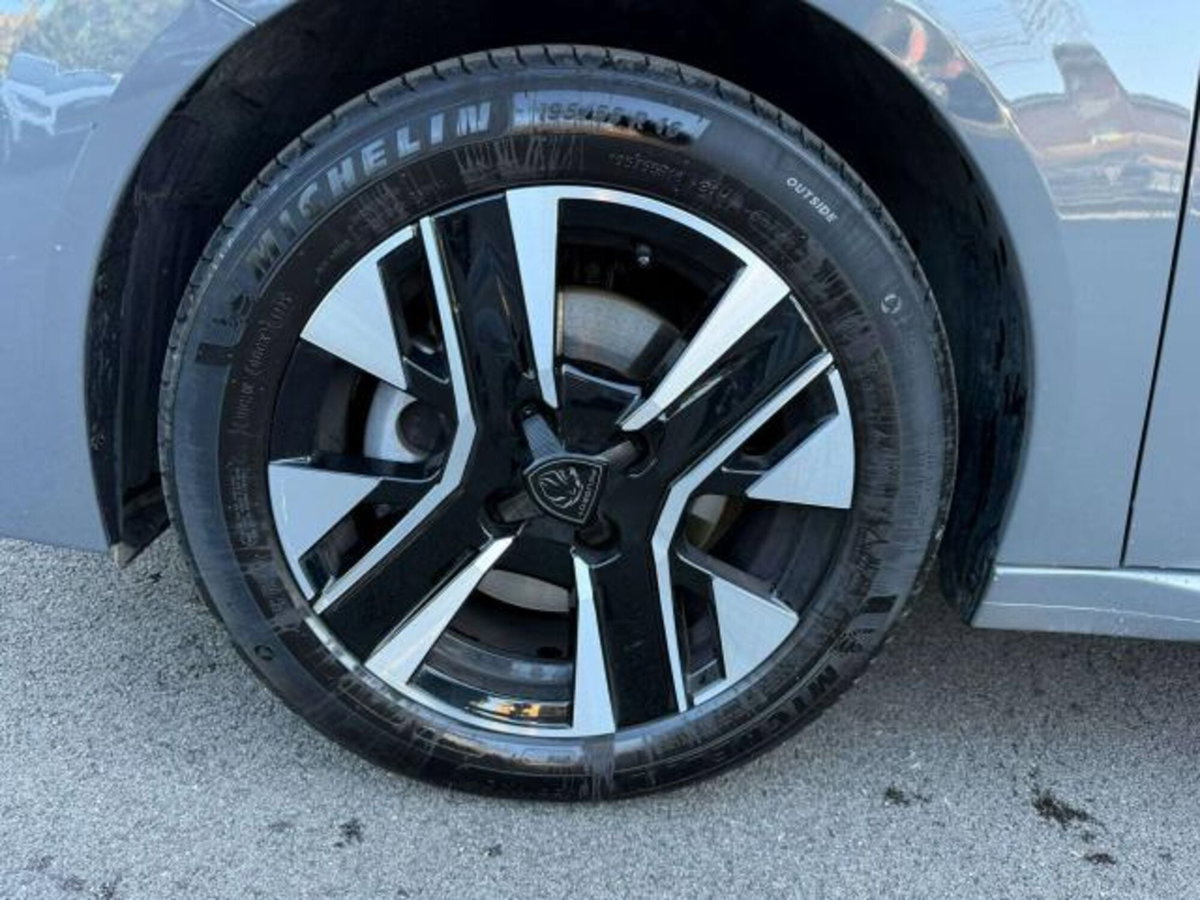 Peugeot 208 1.2 puretech Allure s&s 100cv (12)