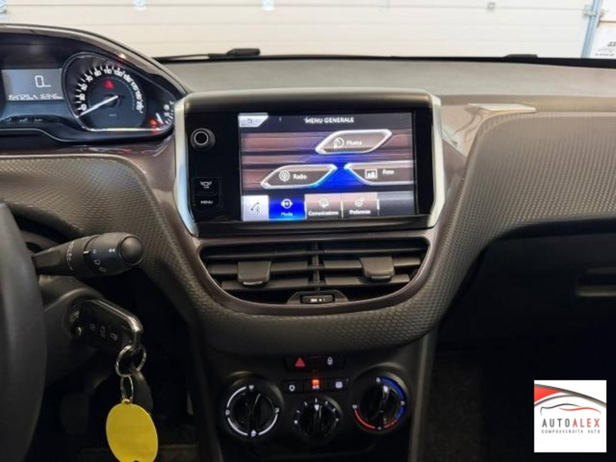 Peugeot 2008 VTi 82CV Allure (10)