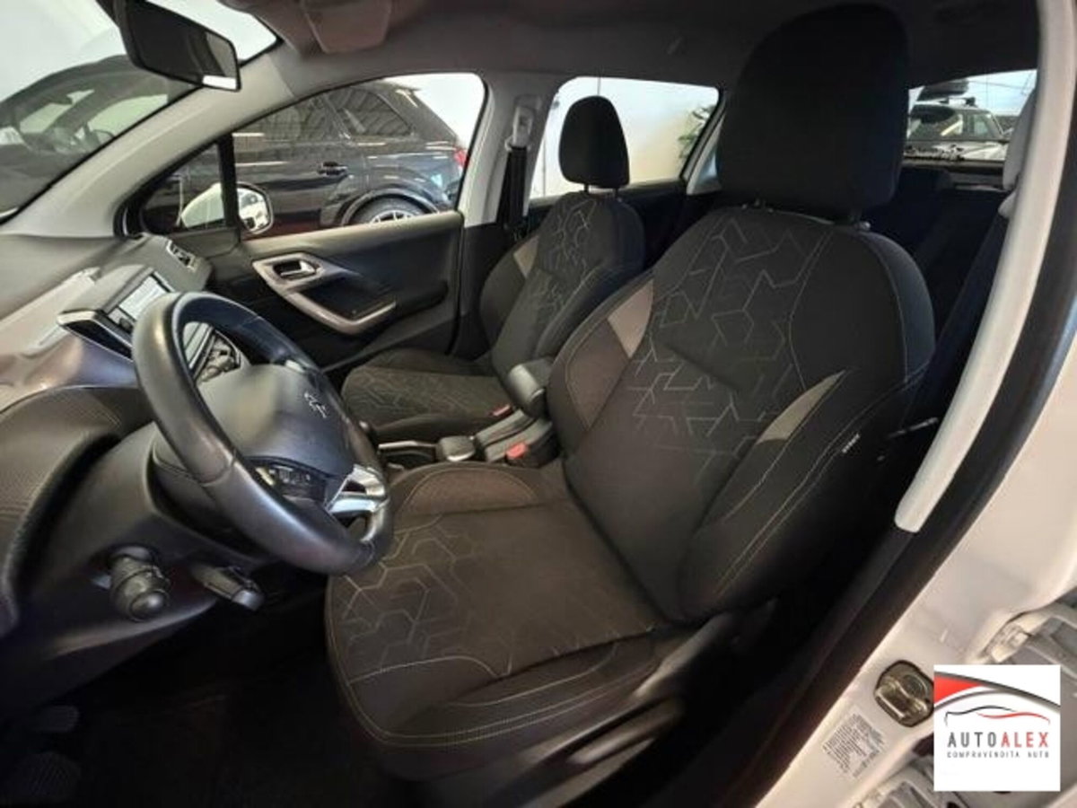 Peugeot 2008 VTi 82CV Allure (8)