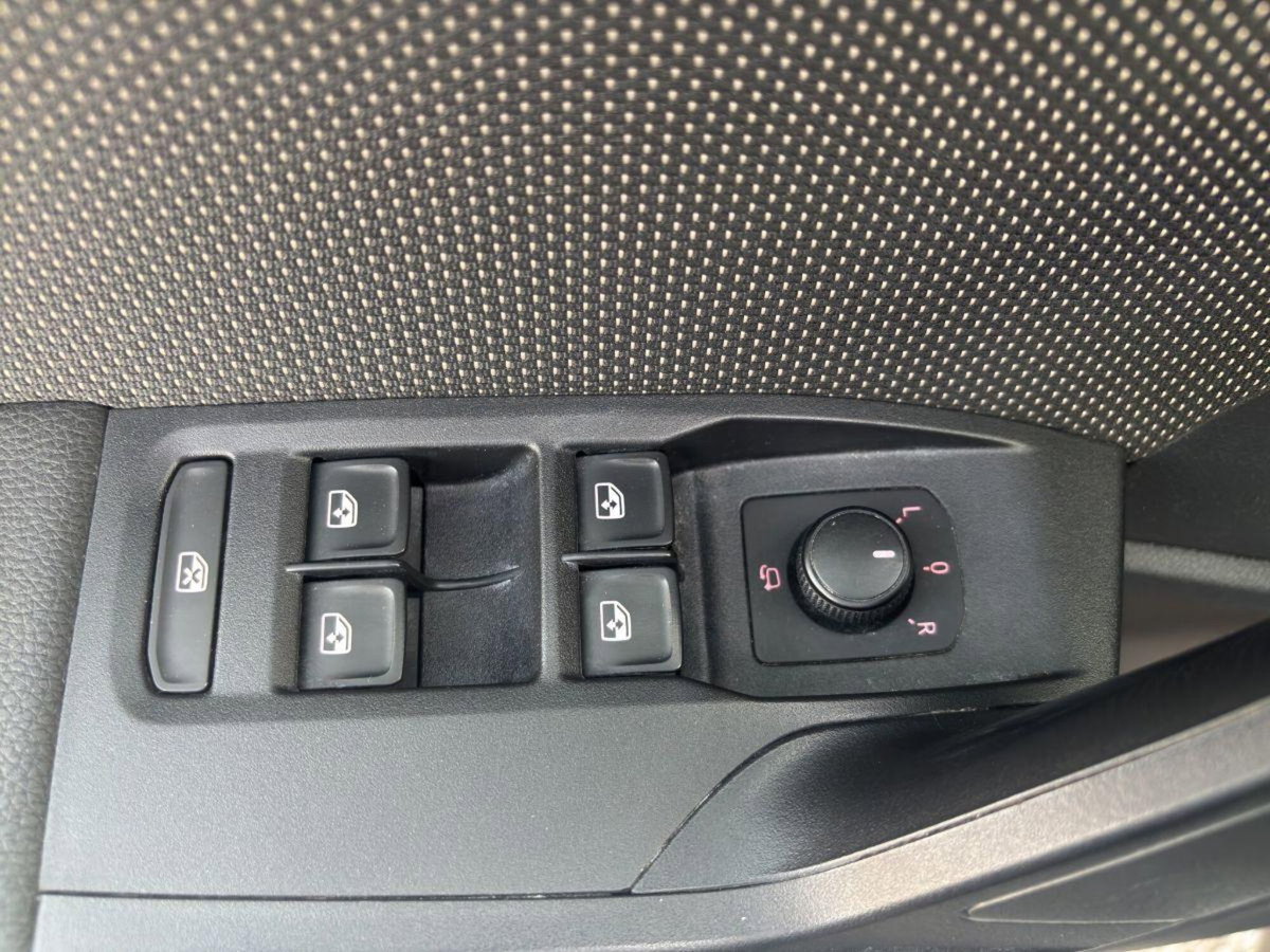 SEAT Arona 1.0 EcoTSI 115 CV DSG XCELLENCE (20)