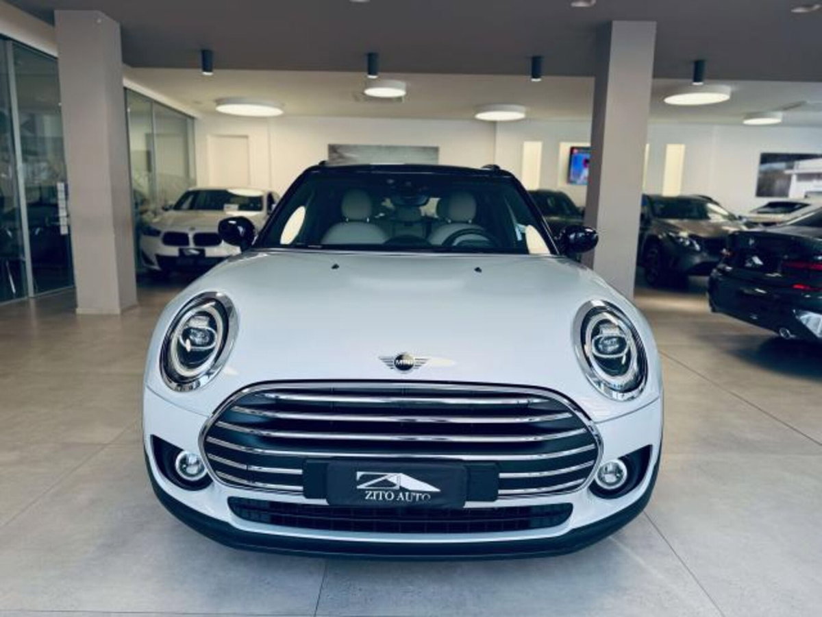 MINI Mini Clubman Clubman 2.0 Cooper D Mayfair Edition auto (2)