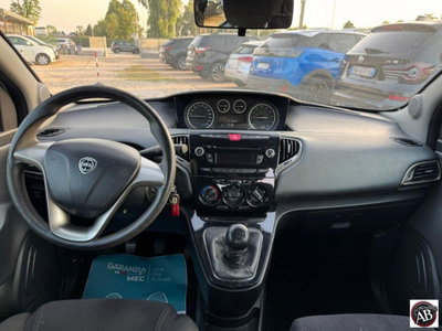 Lancia Ypsilon 1.2 69 CV 5 porte GPL Ecochic Alberta Ferretti (11)