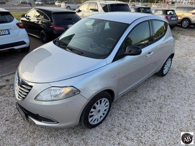 Lancia Ypsilon 1.2 69 CV 5 porte GPL Ecochic Alberta Ferretti (2)