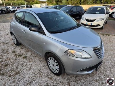 Lancia Ypsilon 1.2 69 CV 5 porte GPL Ecochic Alberta Ferretti (5)