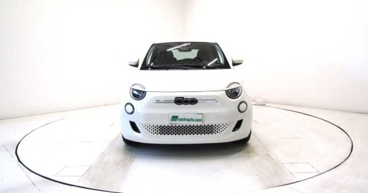 Fiat 500e Action Berlina 23,65 kWh (2)