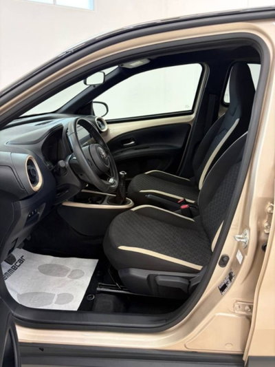 Toyota Aygo X 1.0 VVT-i 72 CV 5 porte Limited Air (9)