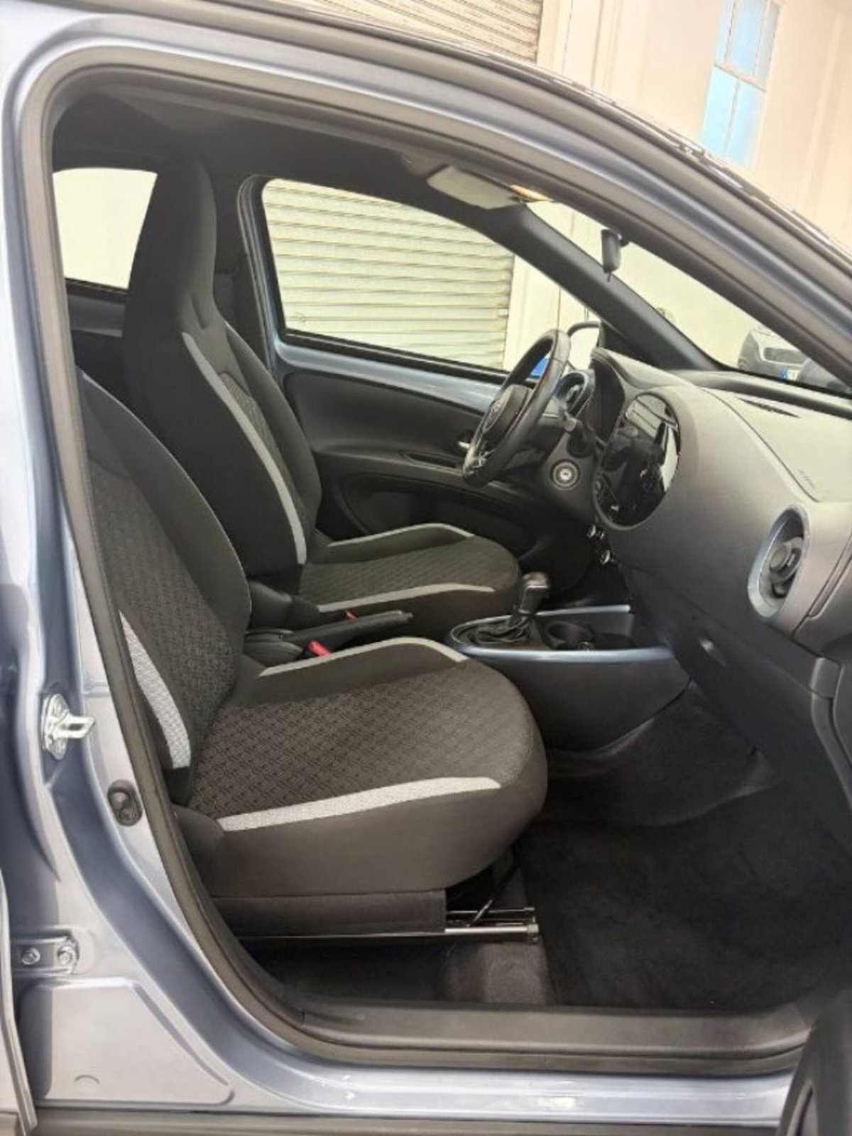 Toyota Aygo X 1.0 VVT-i 72 CV 5 porte Limited S-CVT (14)