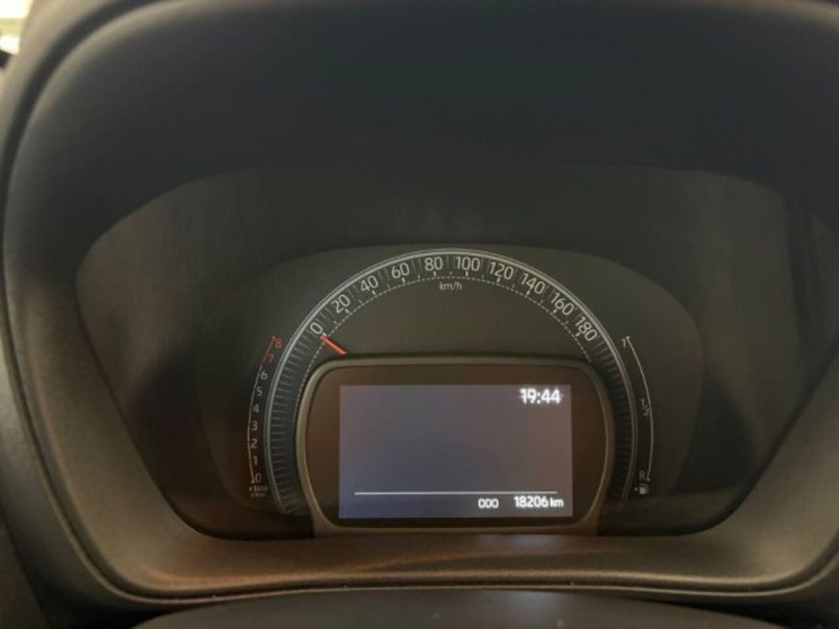 Toyota Aygo X 1.0 VVT-i 72 CV 5 porte Limited S-CVT (17)