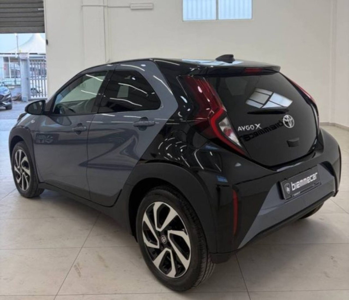 Toyota Aygo X 1.0 VVT-i 72 CV 5 porte Limited S-CVT (4)