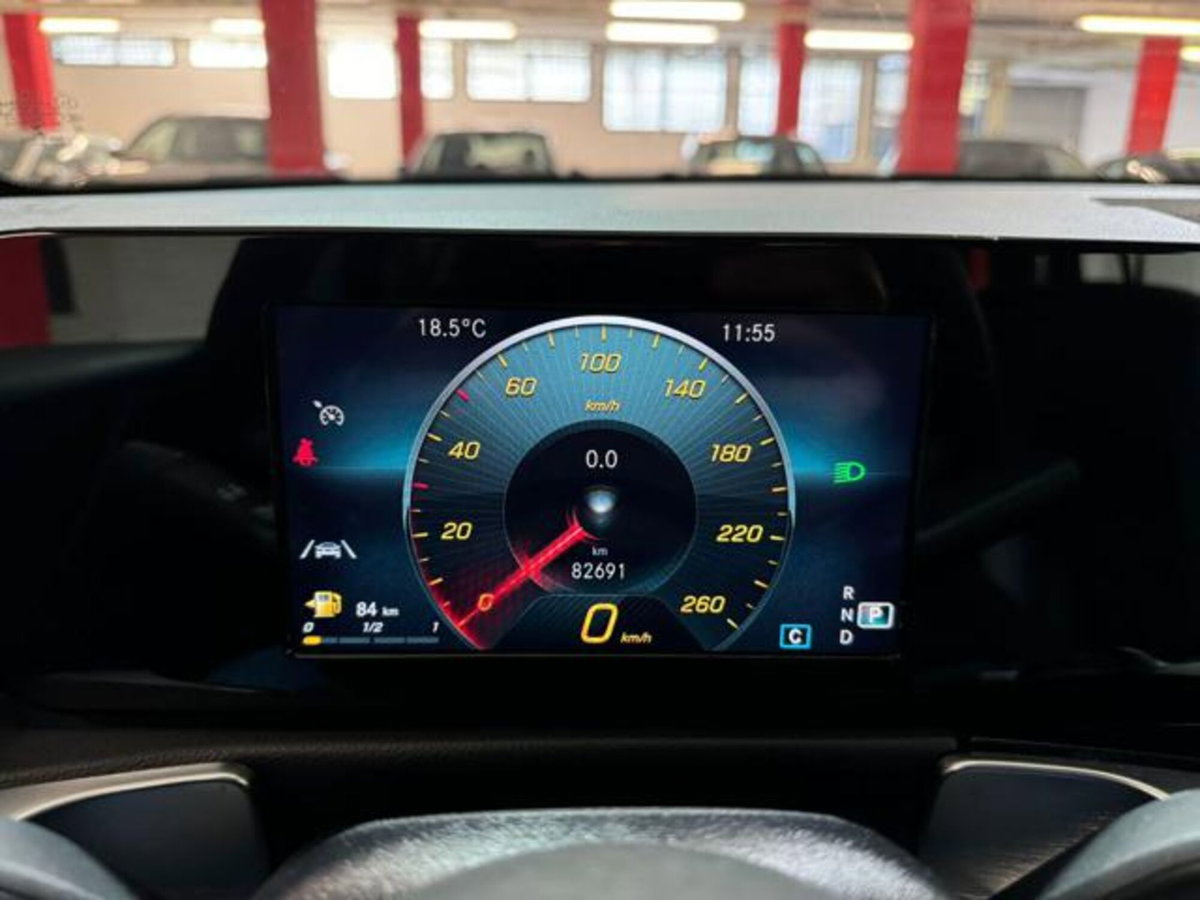 Mercedes-Benz GLB 200 d Automatic Executive (11)