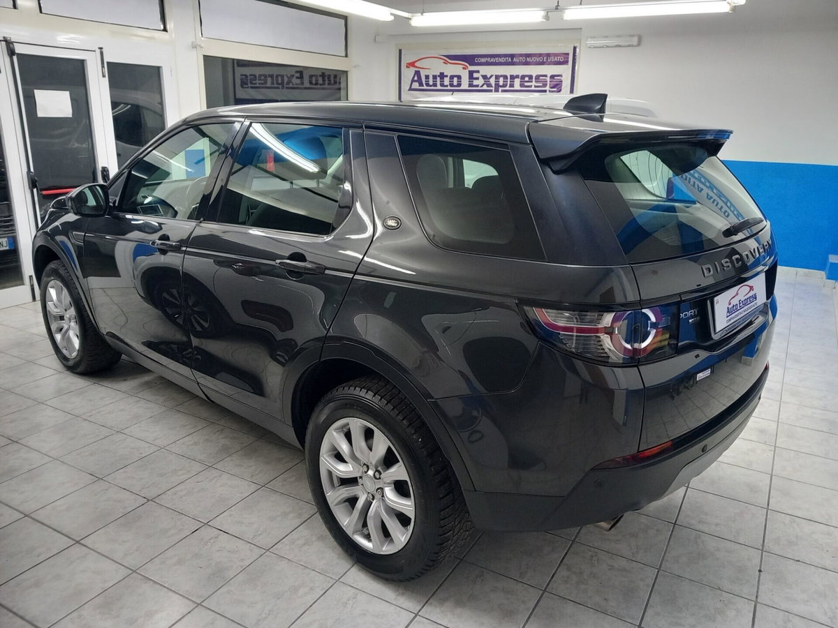 Land Rover Discovery Sport 2.0 TD4 150 CV Pure (11)