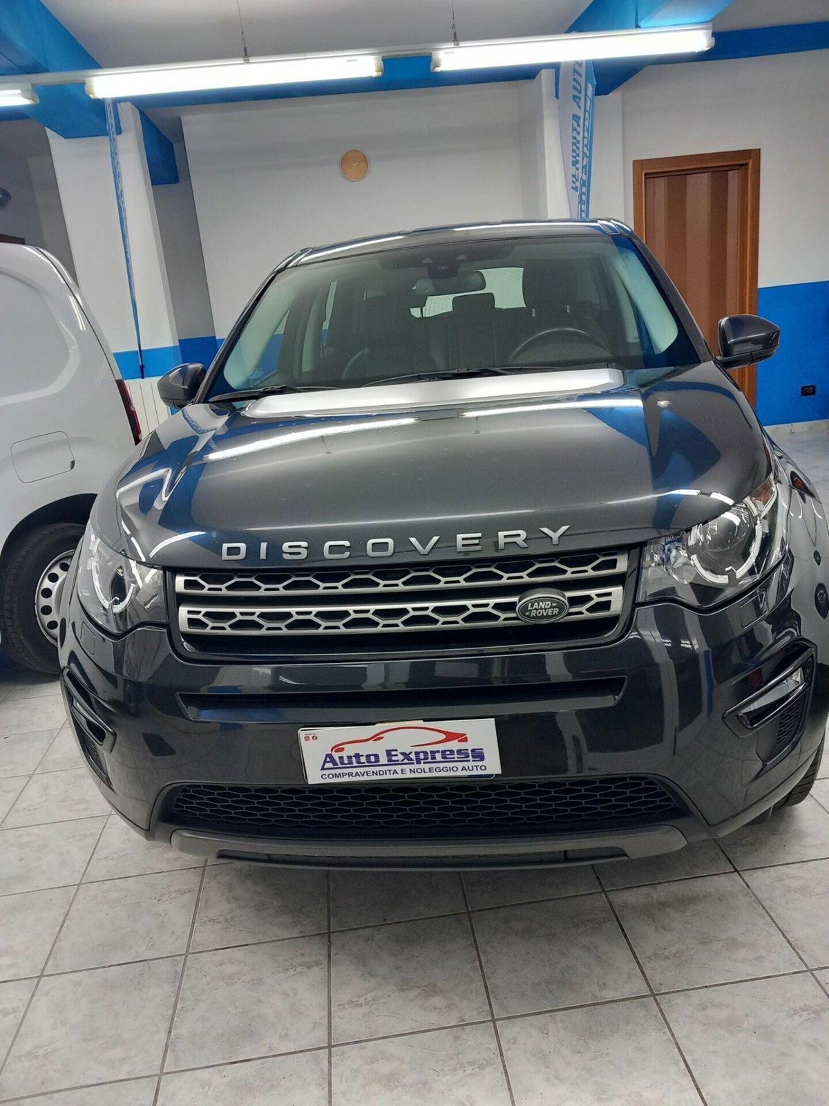 Land Rover Discovery Sport 2.0 TD4 150 CV Pure (9)