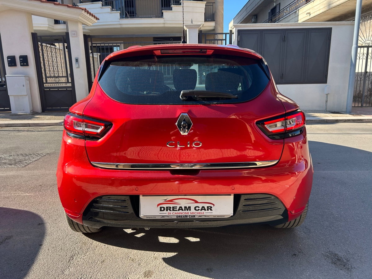 Renault Clio dCi 8V 90 CV 5 porte Moschino Life (13)
