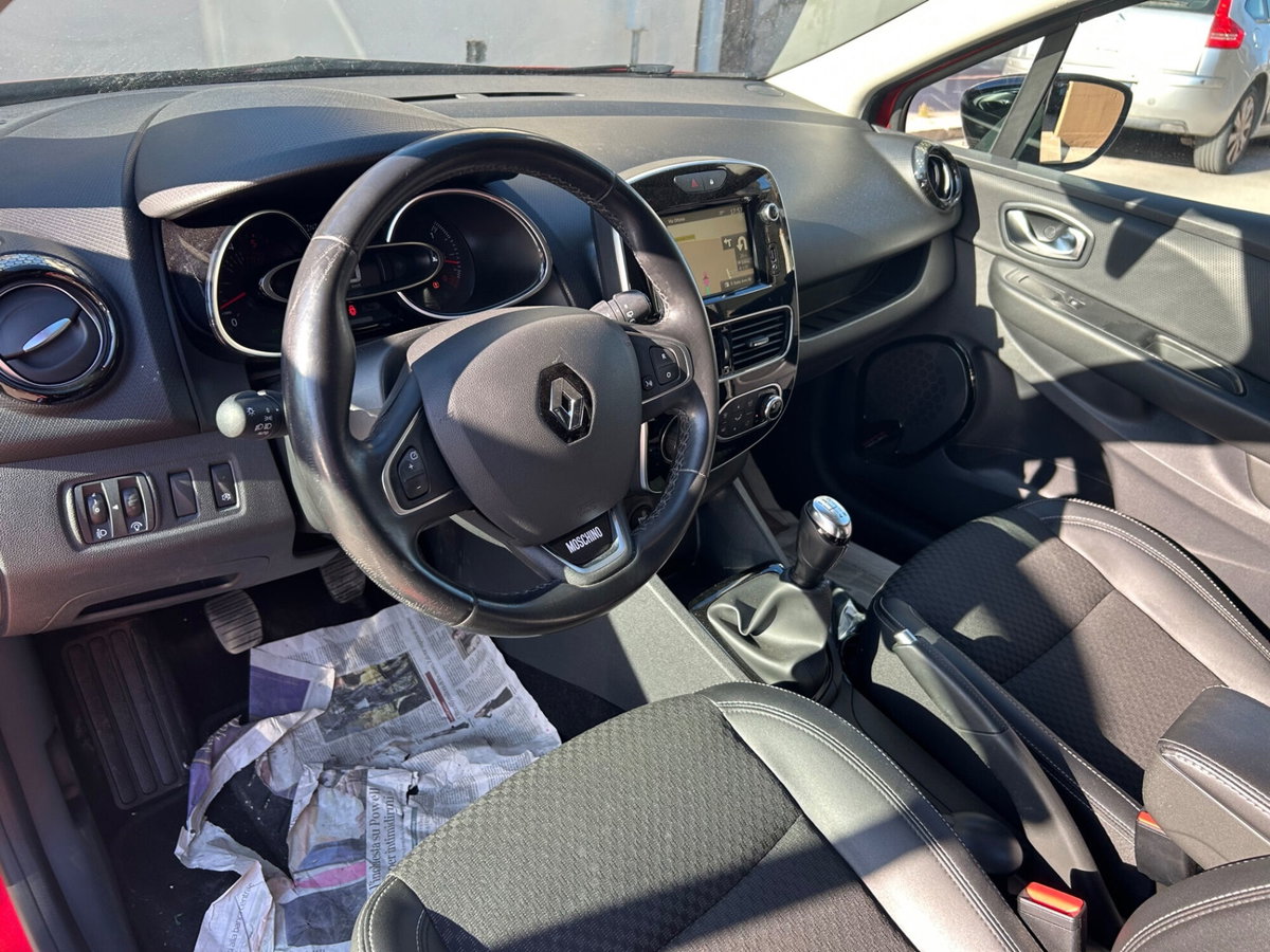 Renault Clio dCi 8V 90 CV 5 porte Moschino Life (18)
