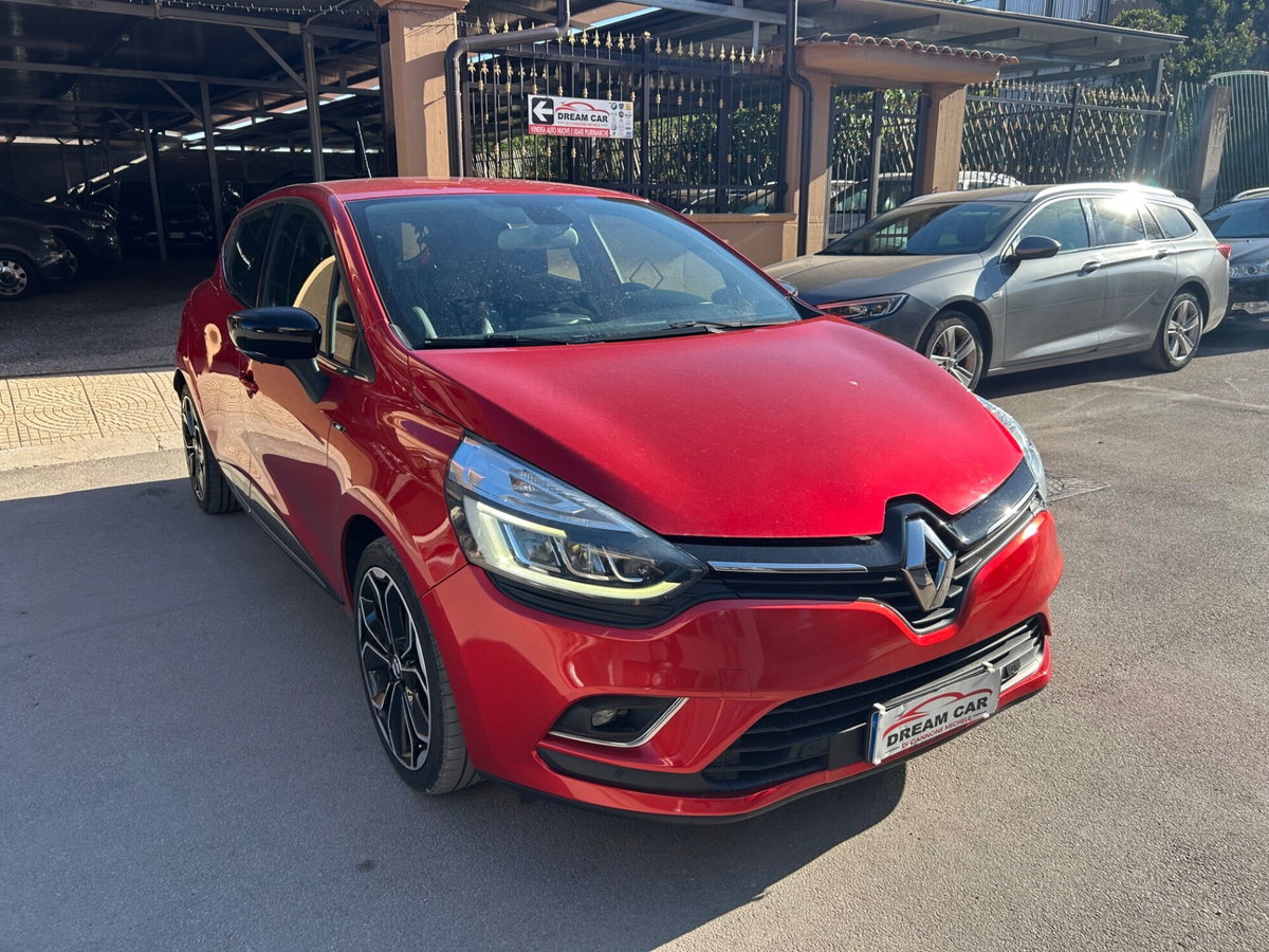 Renault Clio dCi 8V 90 CV 5 porte Moschino Life (3)