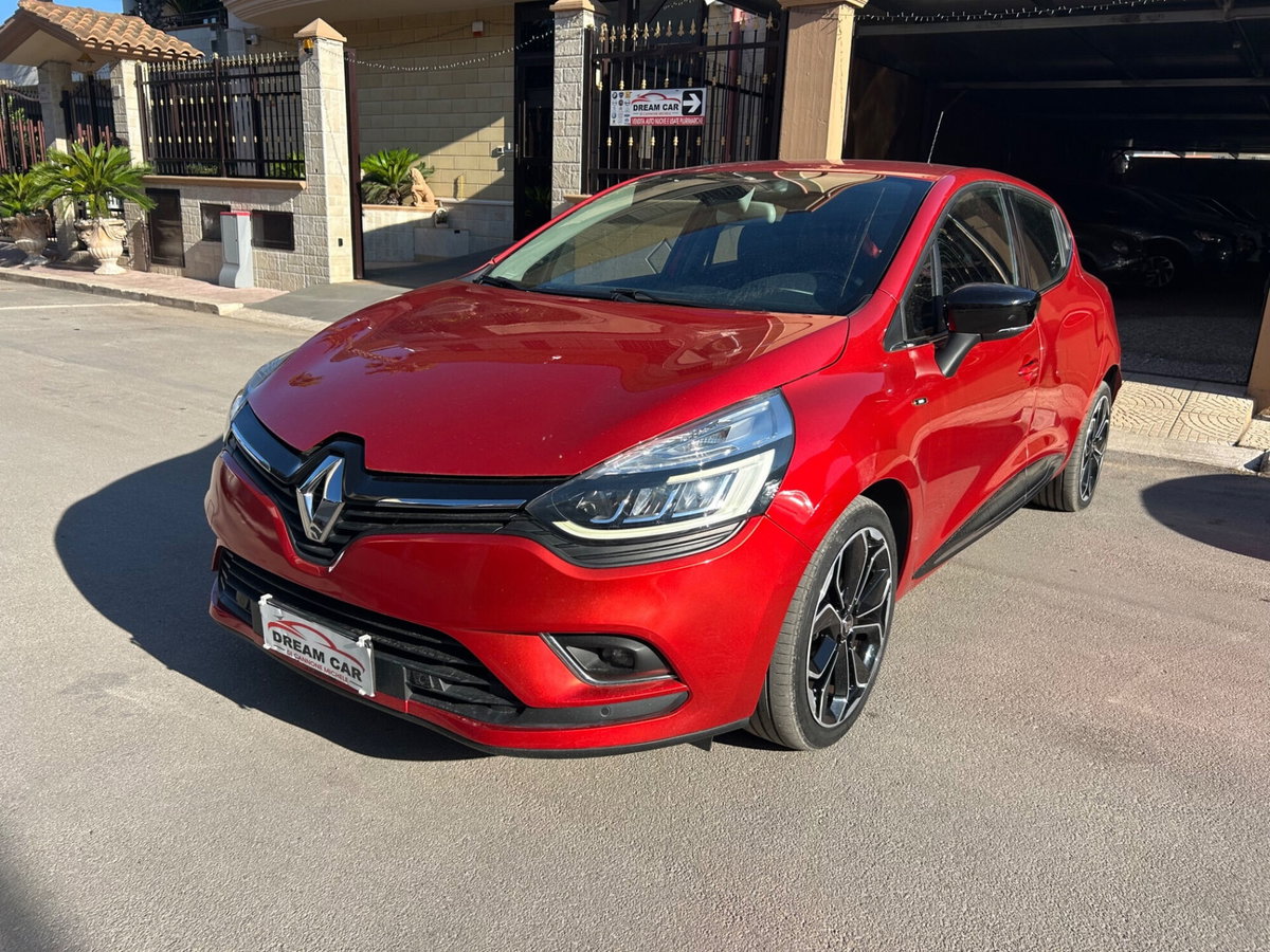 Renault Clio dCi 8V 90 CV 5 porte Moschino Life (7)