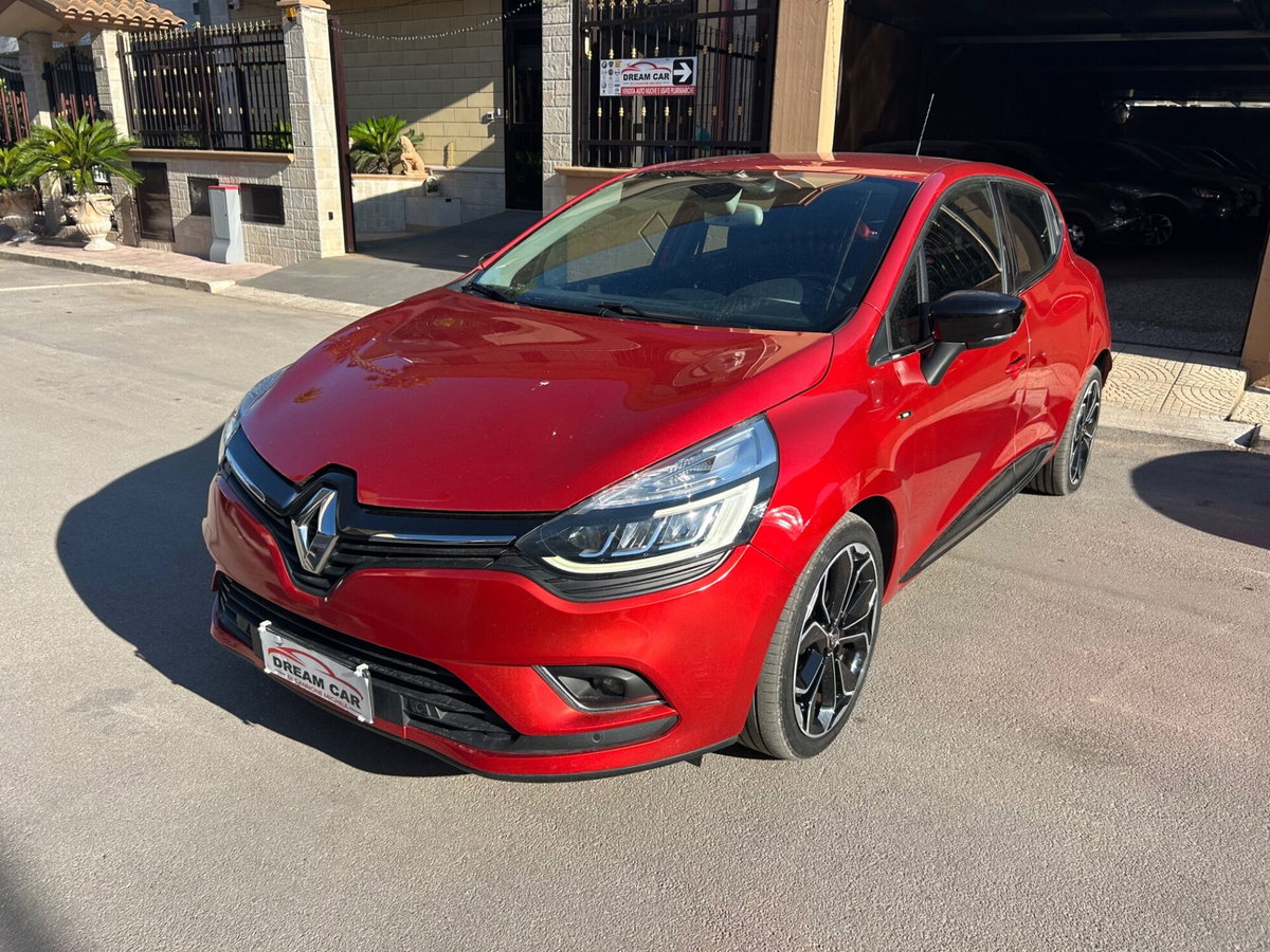 Renault Clio dCi 8V 90 CV 5 porte Moschino Life (8)