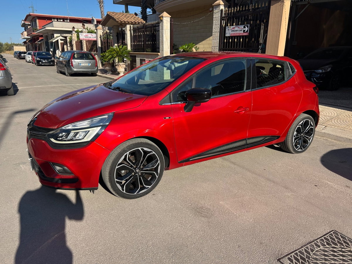 Renault Clio dCi 8V 90 CV 5 porte Moschino Life (9)