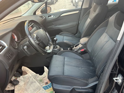 Citroen C4 1.6 e-HDi 115 Exclusive (15)