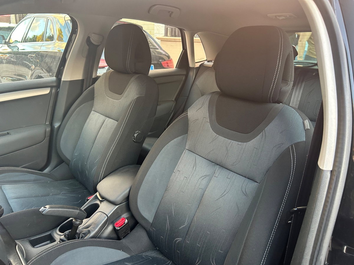 Citroen C4 1.6 e-HDi 115 Exclusive (17)