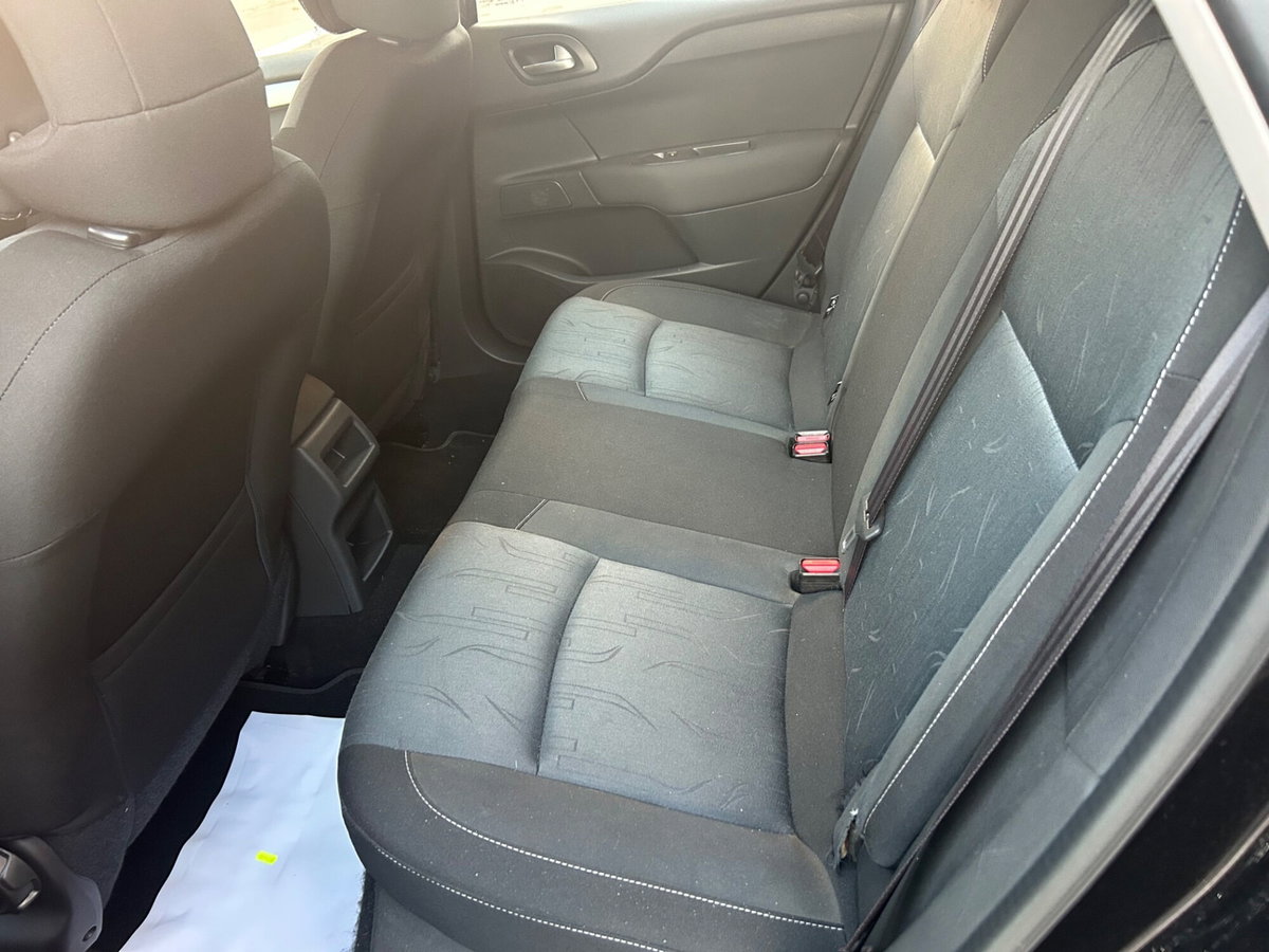 Citroen C4 1.6 e-HDi 115 Exclusive (18)