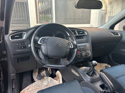 Citroen C4 1.6 e-HDi 115 Exclusive (19)