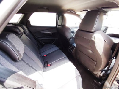Peugeot 3008 BlueHDi 130 S&S EAT8 GT (13)
