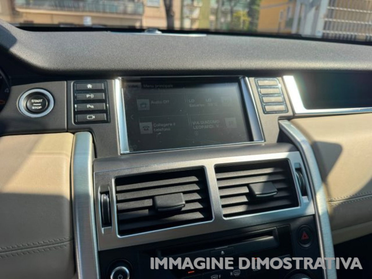 Land Rover Discovery Sport 2.2 TD4 HSE Luxury (14)