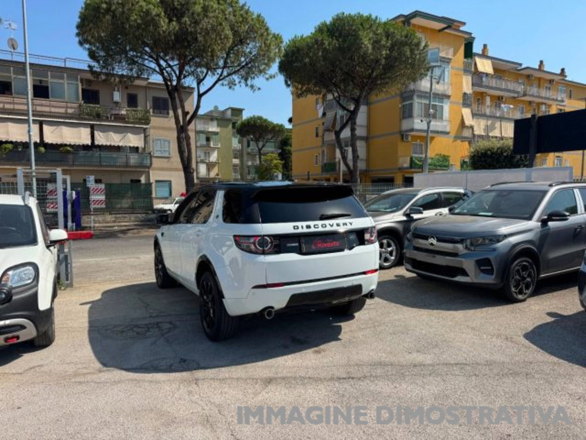 Land Rover Discovery Sport 2.2 TD4 HSE Luxury (6)